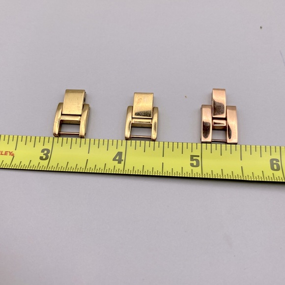 Increase the length of your Watch with a watch link extender - Picture 3 of 3